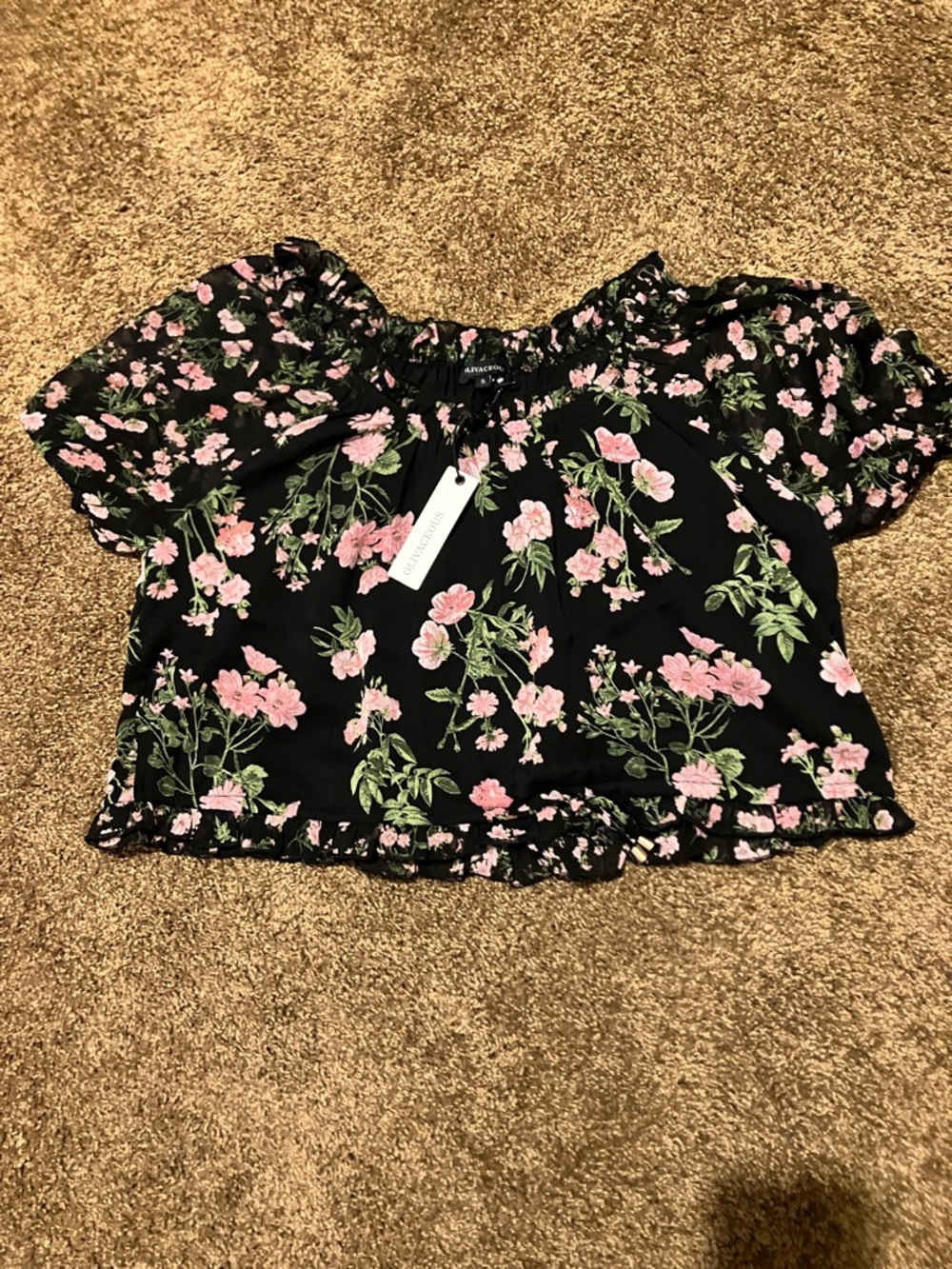 OLIVACEOUS. Black Crop Top with Pink & Green Floral Print. Size Small. CUTE! NWT